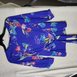 Apt. 9 woman size medium royal blue floral blouse